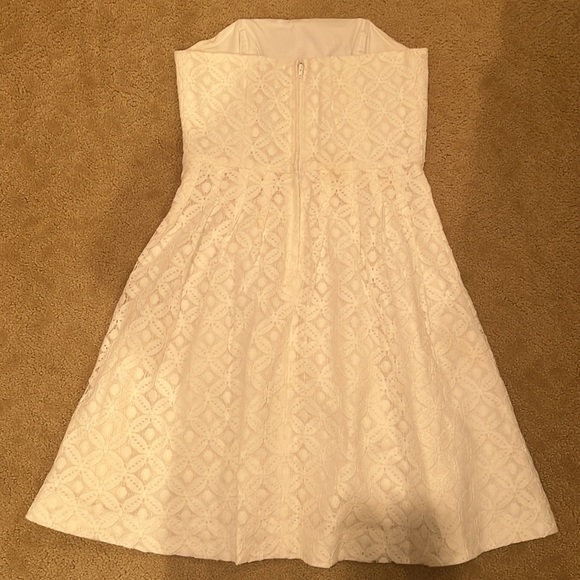White lace dress - Picture 2 of 3